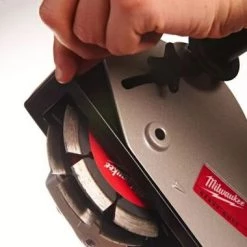 Rainureuse Milwaukee 4933383855 - Rainureuse dans coffret - 9500tr/min - 1500W - 125mm - 4933383855 -Outil électroportatif Soldes b6cd87ea93246bad5c93d98d98ad60c1