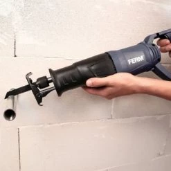 Scie sabre FERM RSM1019 - Scie sabre - 710W -Outil électroportatif Soldes b7a492444aa97c52ed572e14213fa02f